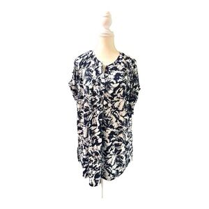 Classic and comfy Dear Scarlett blouse in size 2X!